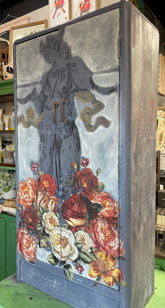Queen of the Nile Metal Cabinet