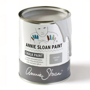 A litre of Chalk Paint® by Annie Sloan ™ in Chicago Grey